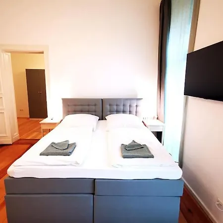 Lang Li By Rockchair Apartments L Superhost Status L 2 Bedrooms Boxspringbeds In City Center - Cozy Family & Business Flair Welcomes You! Berlin Exterior photo
