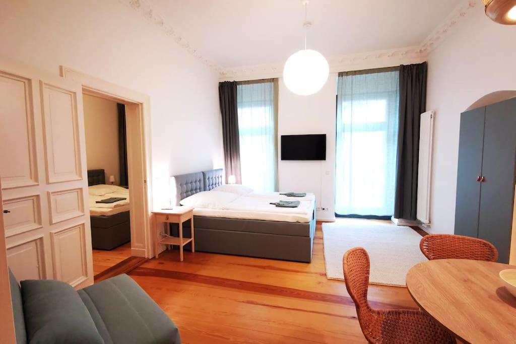 Lang Li By Rockchair L Superhost Status L 2 Bedrooms Boxspringbeds In Center - Cozy Family & Business Flair Welcomes You! Apartment Berlin
