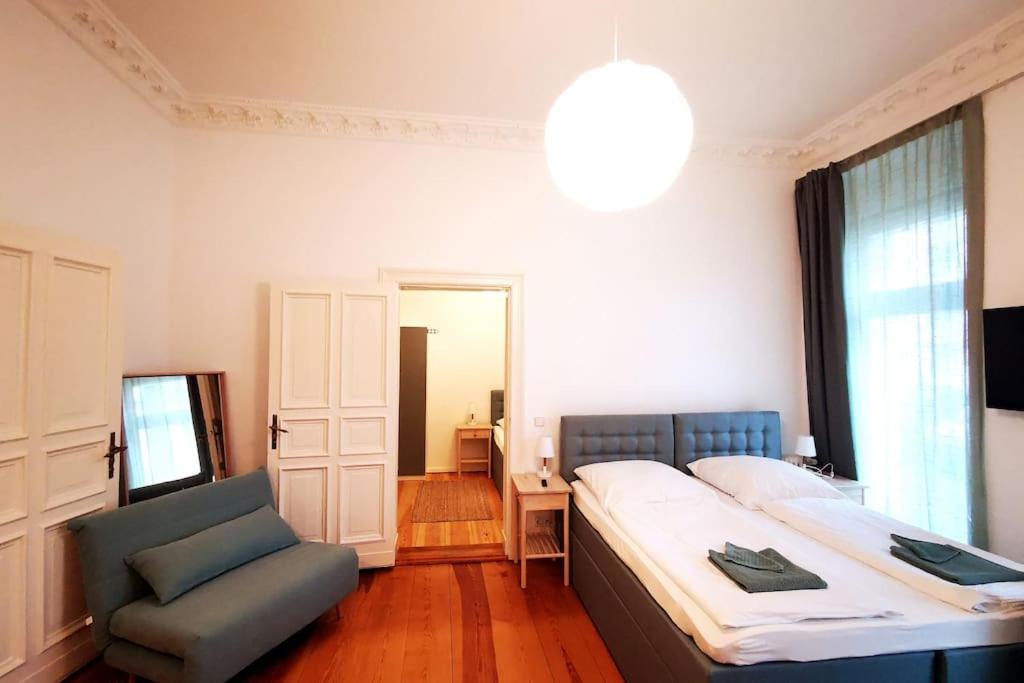 Apartment Lang Li By Rockchair L Superhost Status L 2 Bedrooms Boxspringbeds In Center - Cozy Family & Business Flair Welcomes You! Berlin