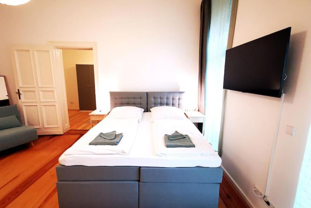 Apartment Lang Li By Rockchair L Superhost Status L 2 Bedrooms Boxspringbeds In Center - Cozy Family & Business Flair Welcomes You! *