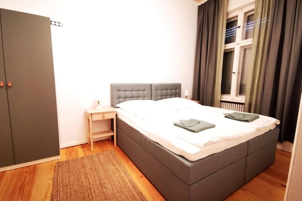 Lang Li By Rockchair L Superhost Status L 2 Bedrooms Boxspringbeds In Center - Cozy Family & Business Flair Welcomes You! Apartment